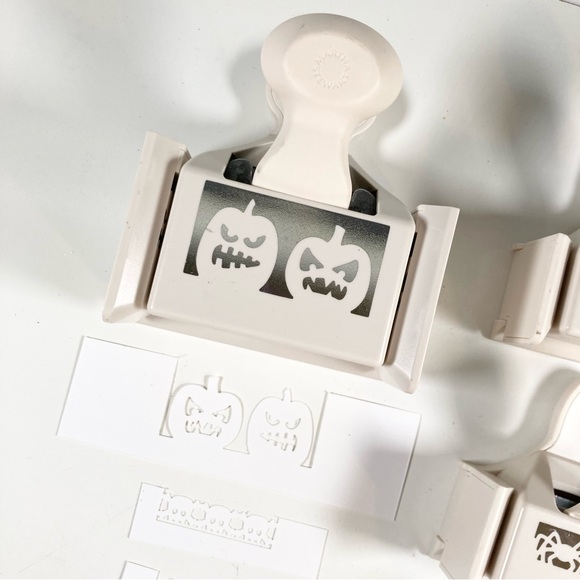 Martha Stewart Crafts Halloween Border Paper Punches Pumpkin Fence Spider Skull - Picture 16 of 16